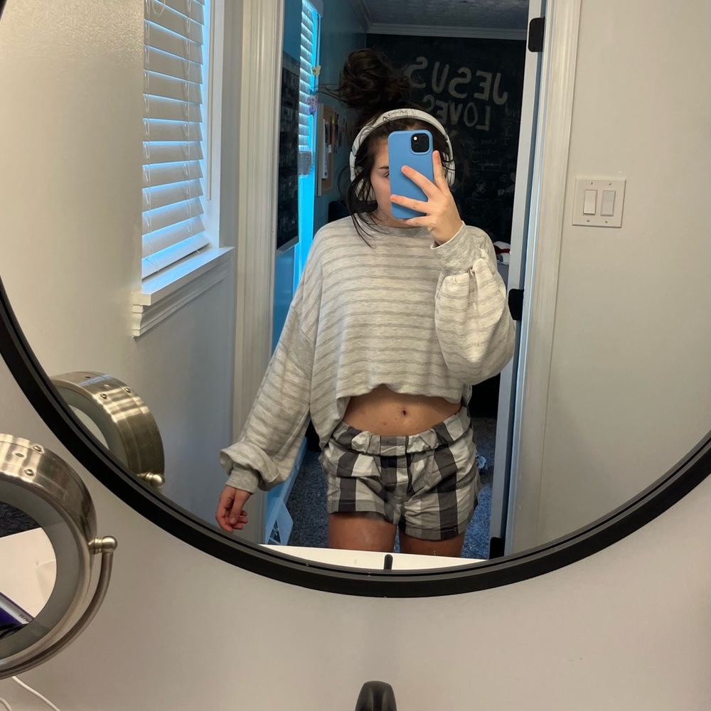 american eagle oversized pullover/blouse/sweater